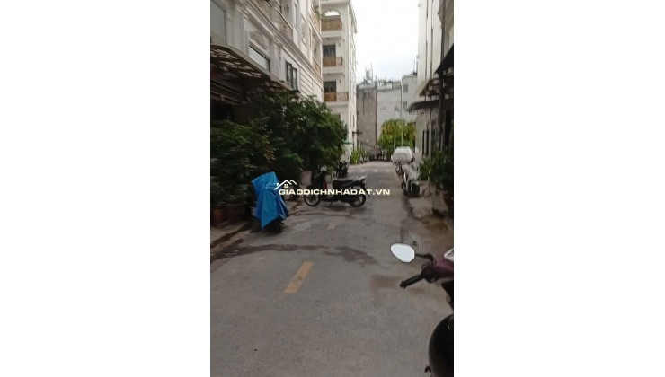 Xe hơi tránh nhau thoái mái, thang máy 450kgs - Đẹp mê - 56m² Chốt gọn 9,98 tỷ - Vào ở ngay